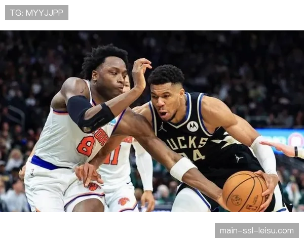 半场战报：尼克斯凭借高强度外线压迫，迫使骑士出现12次失误